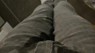 Quick pants pissing