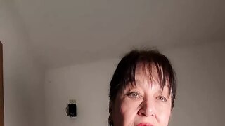 I Am Your Queen & You Are My King! Kneel