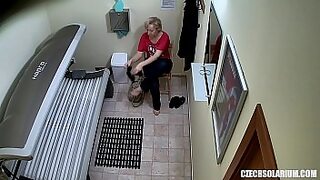 Granny MILF Shows Off Her Smooth Vagina🌮️ In Sun