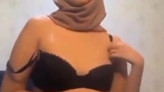 0895402901778 Ketika Cewek Hijab Diputusin Pacar Jadi Doyan Omek