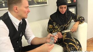 Sweet woman in hijab tried on salesman's cock instead of new clothes