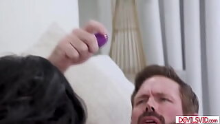 Desperate housewife seeks cock🌭 after getting her mofo off on