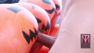 Prepares surprise for my boyfriend with two pumpkins