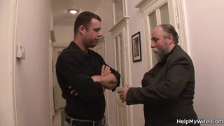 Fucking My年轻的Blonde Wife For Cash