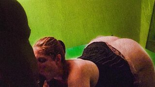 Mistic strawberry blonde is a horny🥵 white girl sucking a