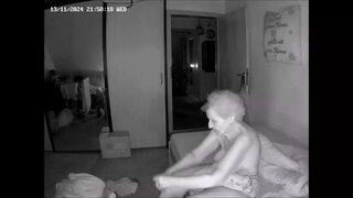 Quickly wanked off in front of the pussy