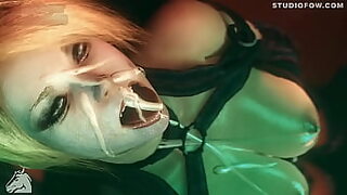 La Destructiva Harley Quinn se lama en caliente española