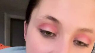 Sex-starved woman pleasures her new toy after ending things with