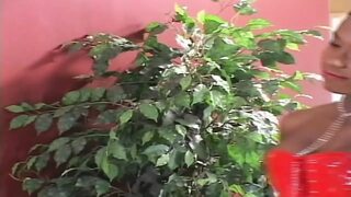 He squirts all his juice into his face