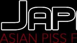 Naughty😈 Asian beauty outdoor urinates and shows off her pussy🌮️