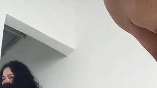 Girlfriend Deep Throat Sucking Makes a Squirt