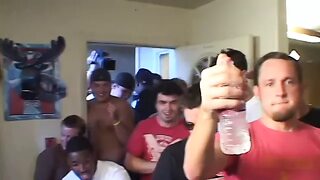 Two College Babes Suck😜 and Fuck One Hard Cock🌭