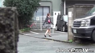 Japanese beauties in hurry to release their golden showers