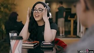 Love doll obsessed guy gets Tinder date involved in it